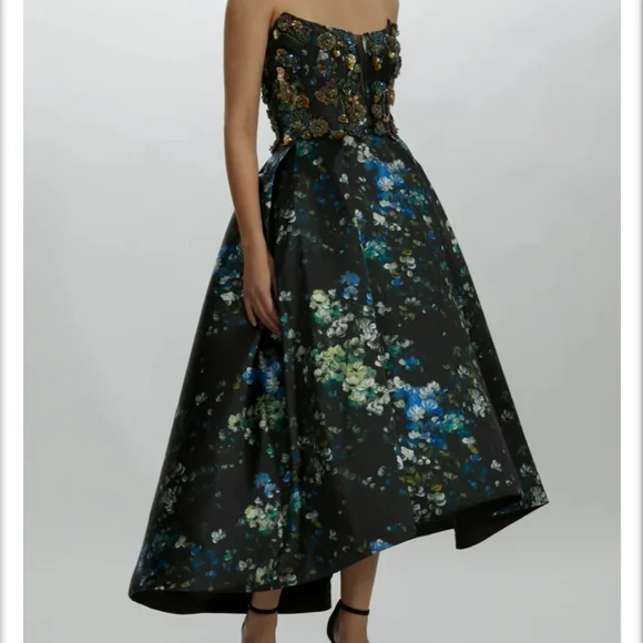 Stunning Amsale Mother of the Bride/Groom dress. - Picture 2 of 6